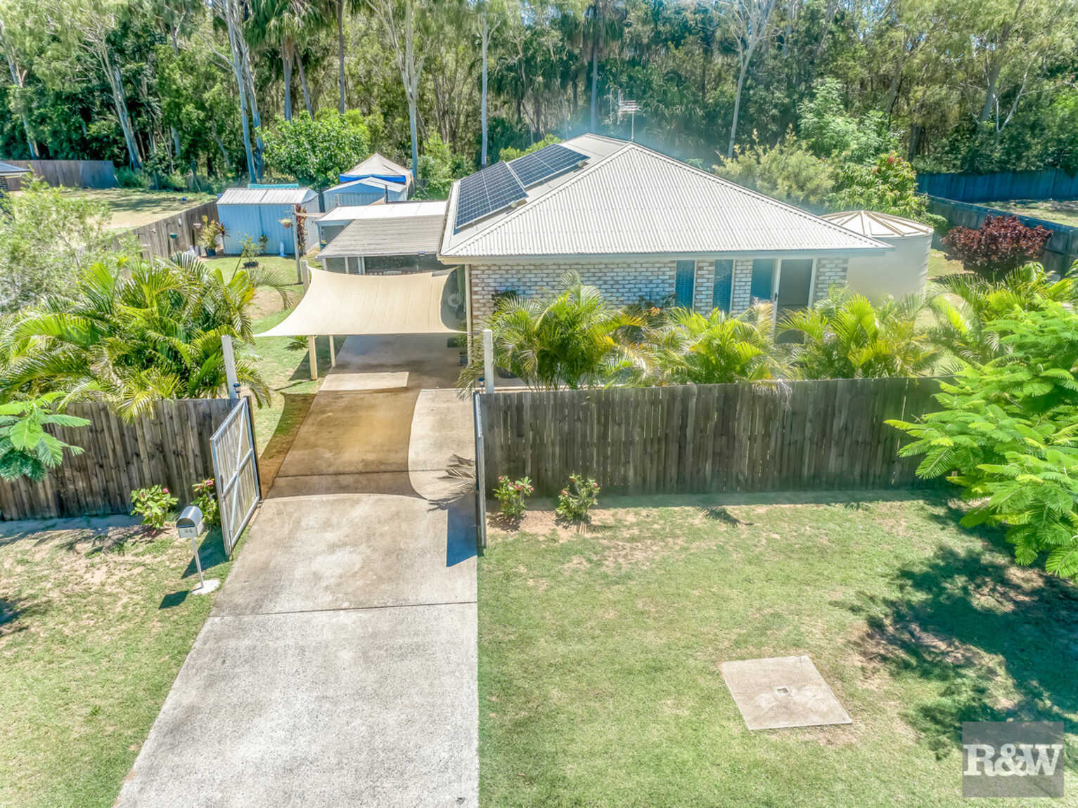 24 Malvern Drive Moore Park Beach 24 Malvern Drive Moore Park Beach