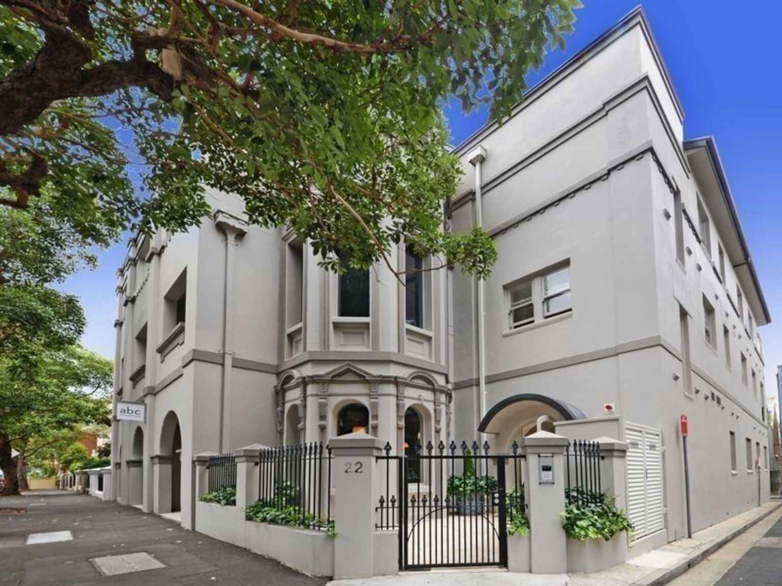 9/22 Rockwall Crescent Potts Point