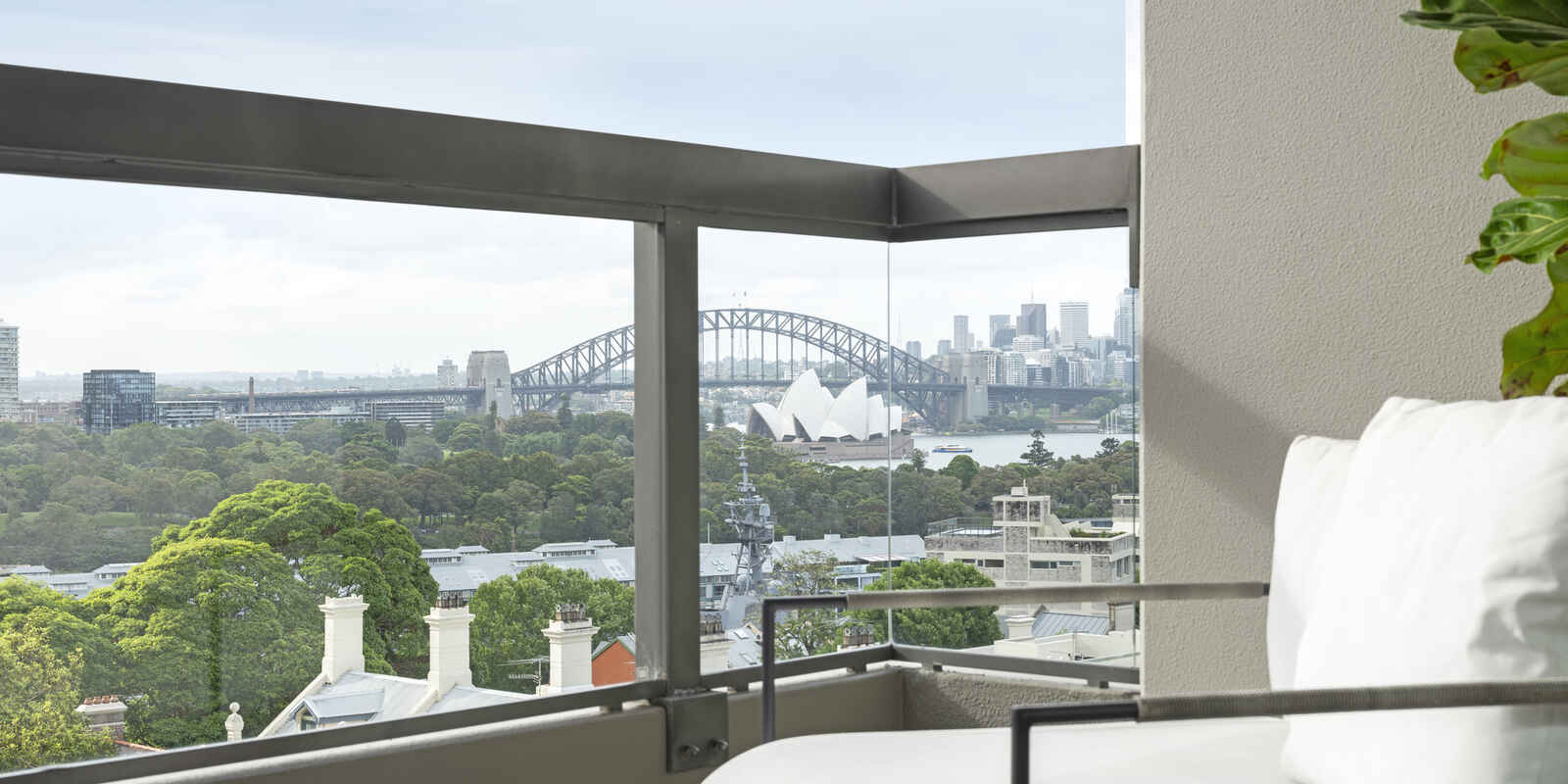 Apartment Rockwall Crescent Potts Point