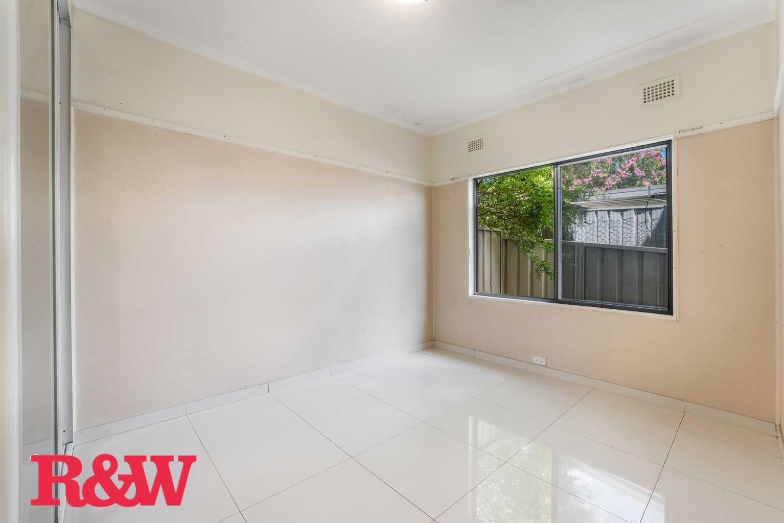 32 Donaldson Street Bradbury 32 Donaldson Street Bradbury