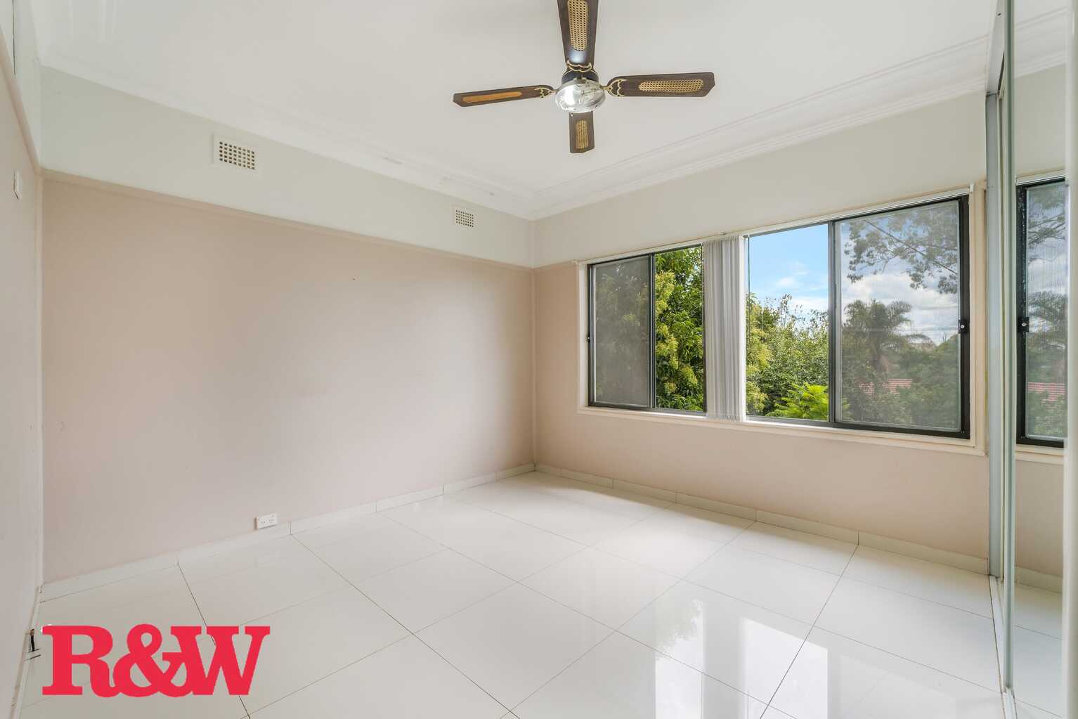 32 Donaldson Street Bradbury 32 Donaldson Street Bradbury