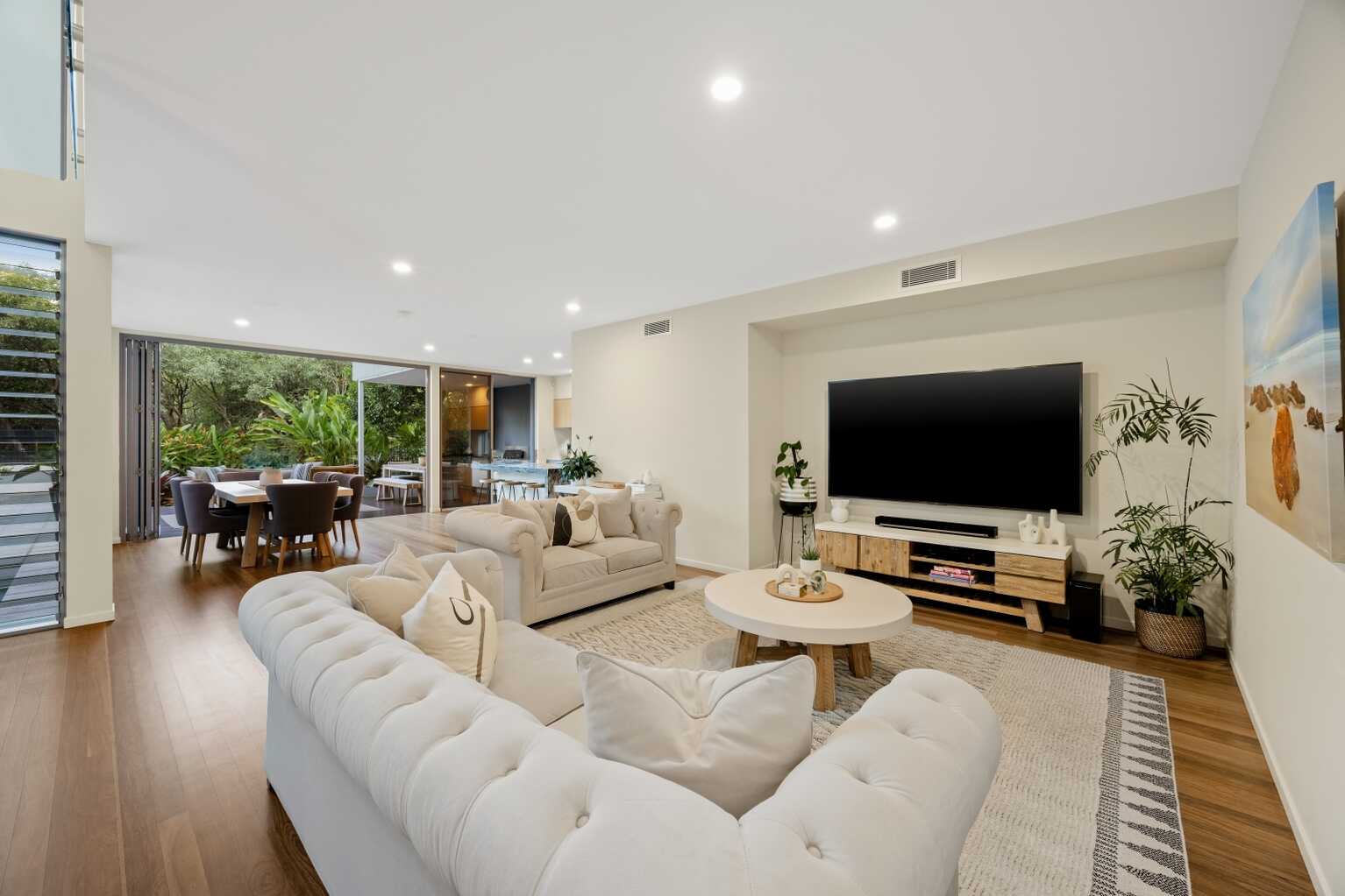 5 Whitehaven Parade Yaroomba