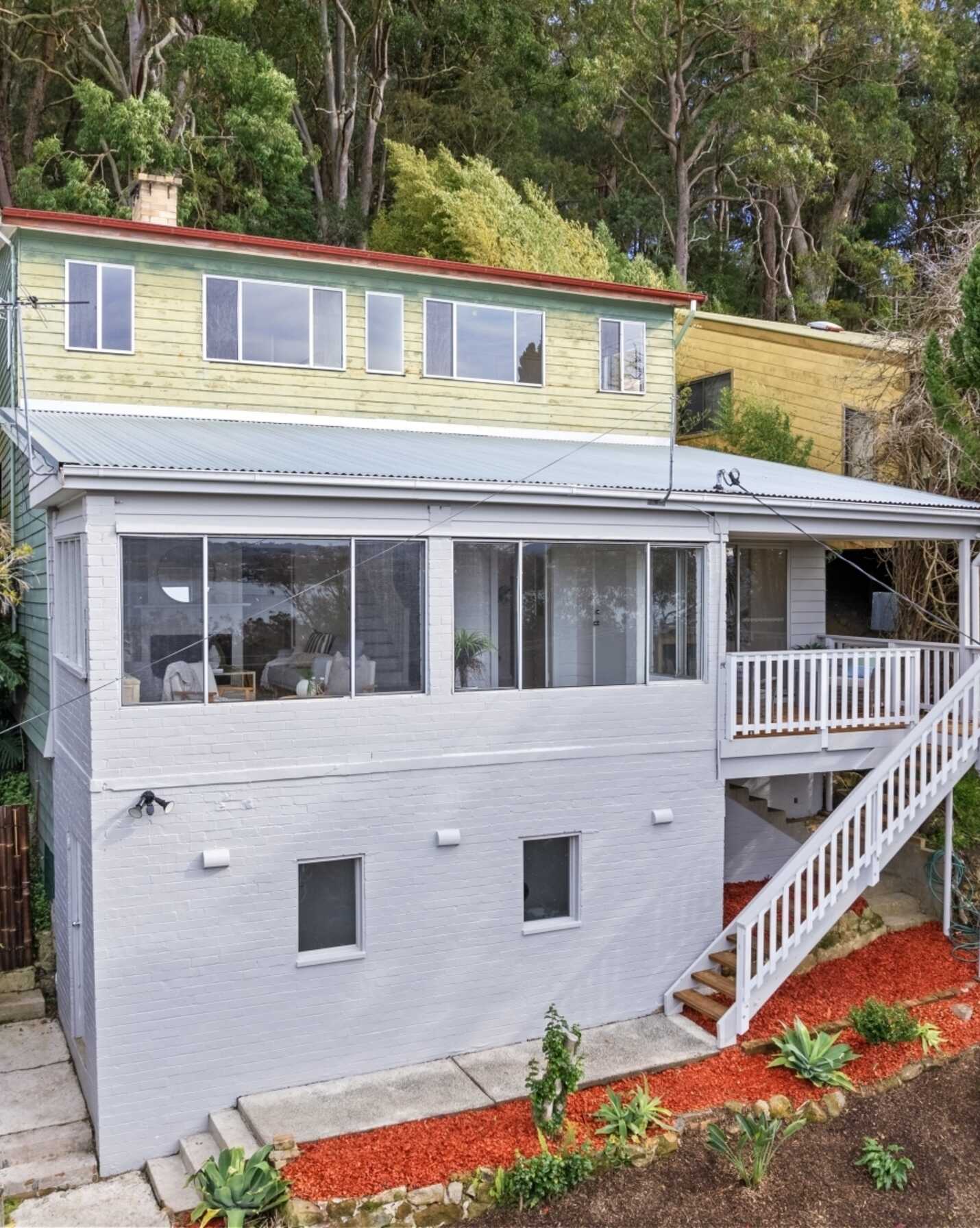 23 Hughes Street Point Clare, Clare - Image 1