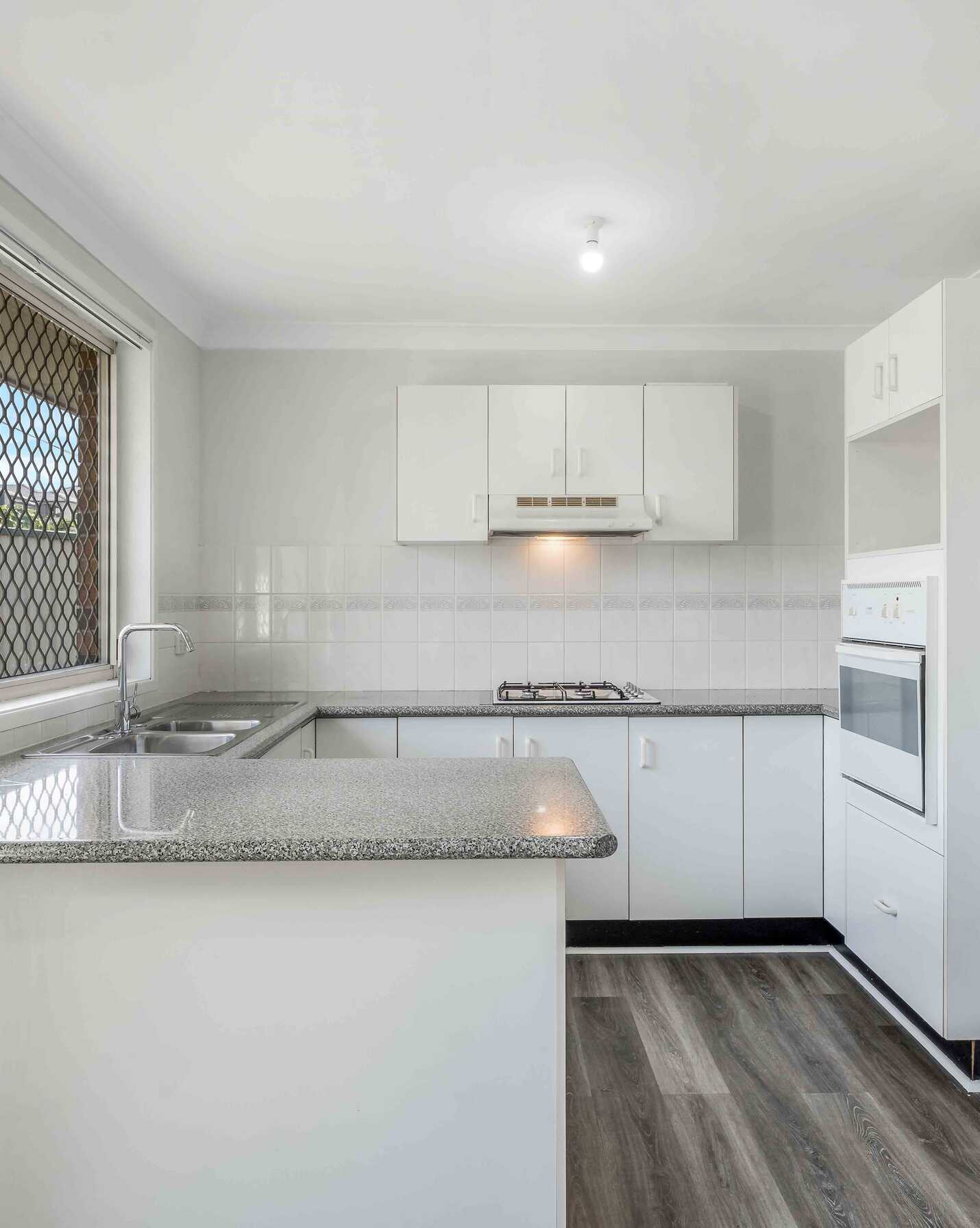 1/130 Glenfield Road Casula, Casula - Thumbnail 3