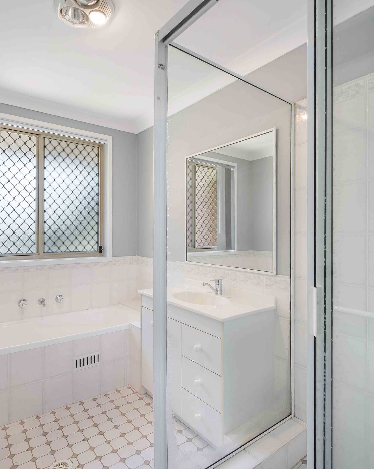 1/130 Glenfield Road Casula, Casula - Thumbnail 6