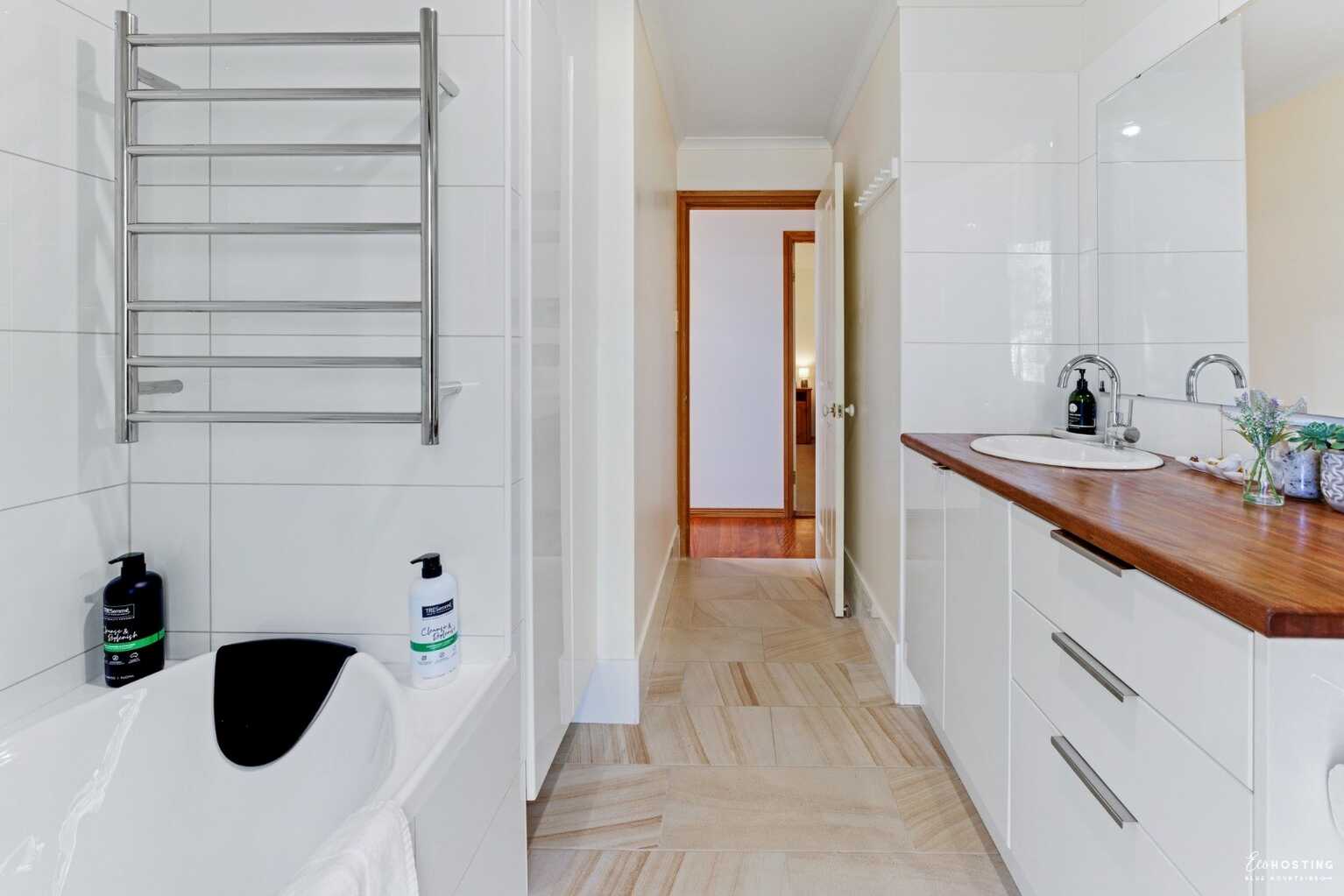 5 Innes Road Mount Victoria 5 Innes Road Mount Victoria