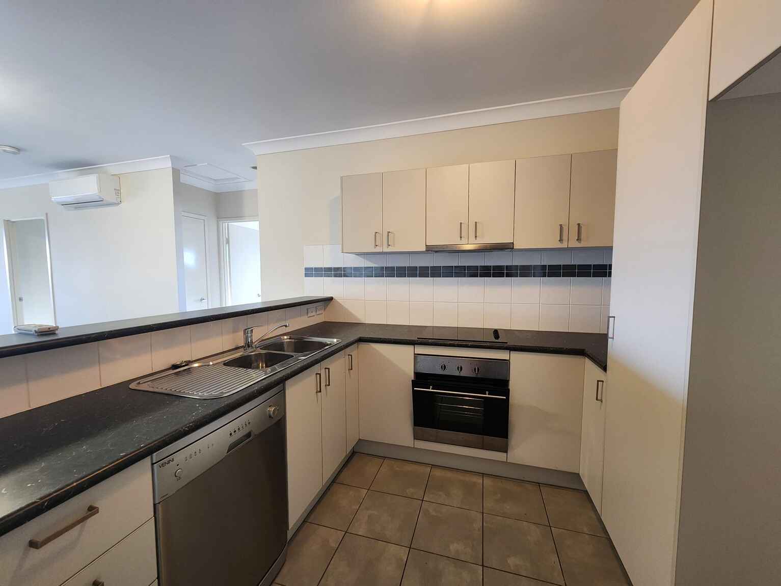 10/91-93 Lower King Street Caboolture 10/91-93 Lower King Street Caboolture