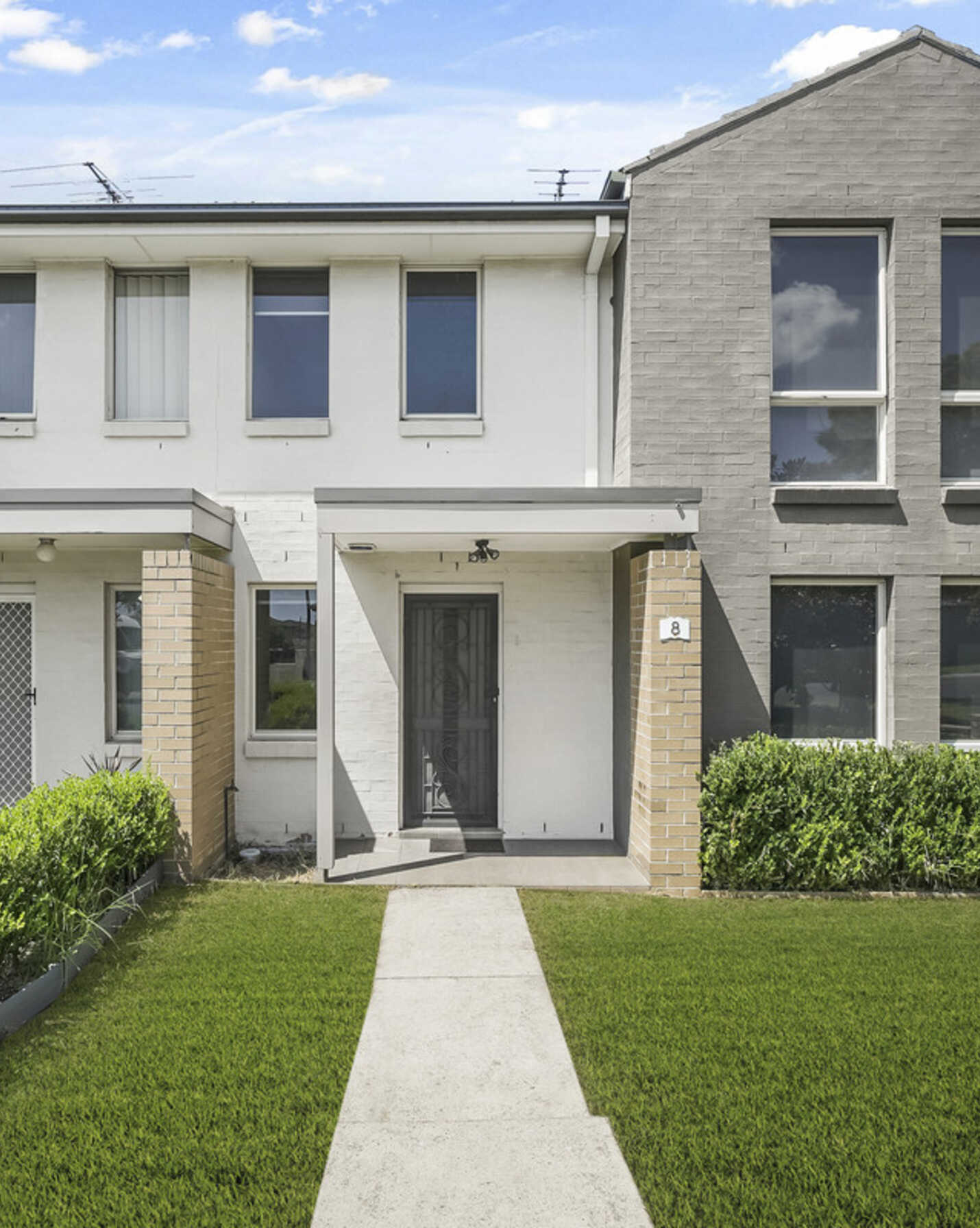 8 Paperbark Drive Woodcroft, Woodcroft - Image 1