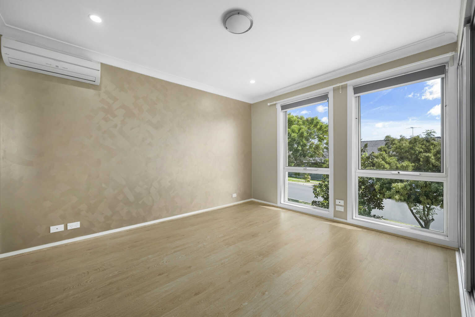 8 Paperbark Drive Woodcroft 8 Paperbark Drive Woodcroft