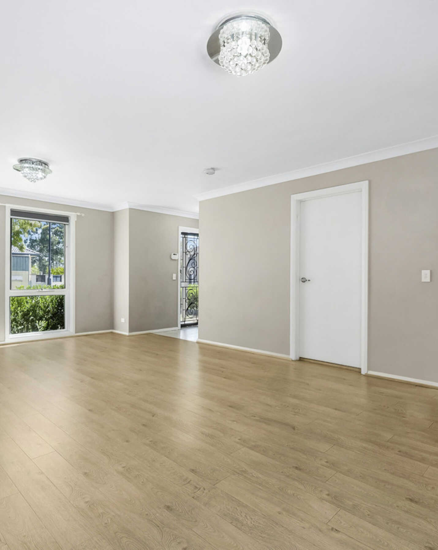 8 Paperbark Drive Woodcroft, Woodcroft - Thumbnail 3