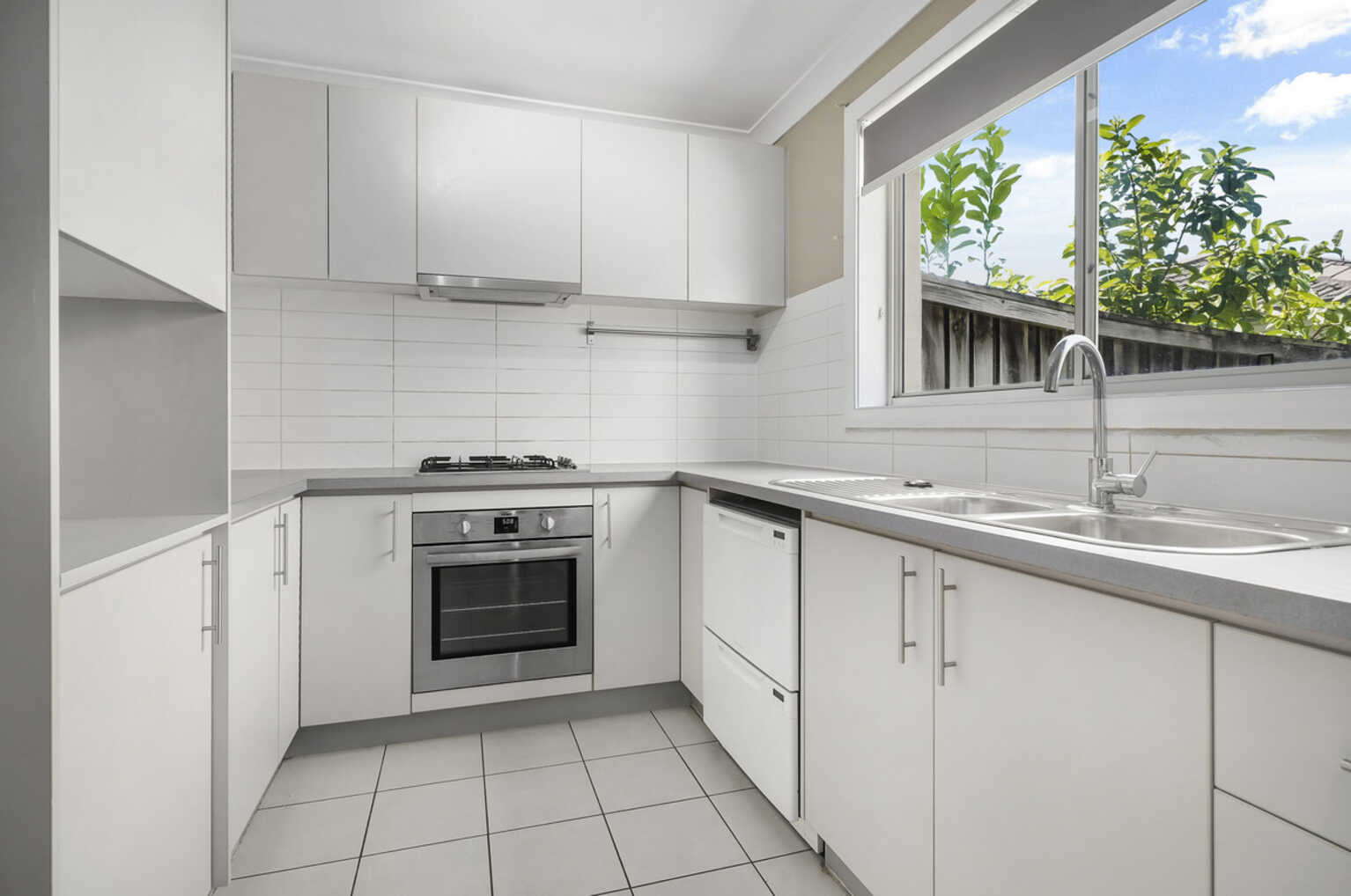 8 Paperbark Drive Woodcroft 8 Paperbark Drive Woodcroft