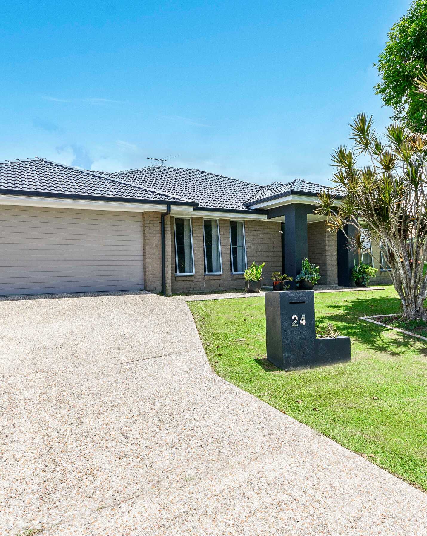 24 Sienna Drive Morayfield, Morayfield - Thumbnail 2