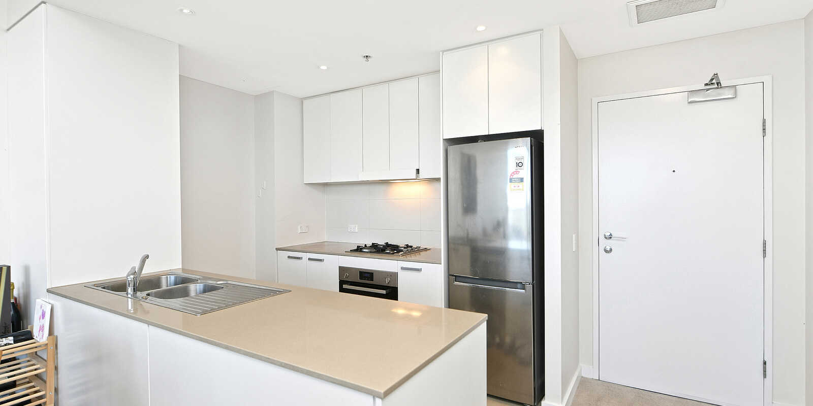 806/12 Brodie Spark Drive Wolli Creek 806/12 Brodie Spark Drive Wolli Creek
