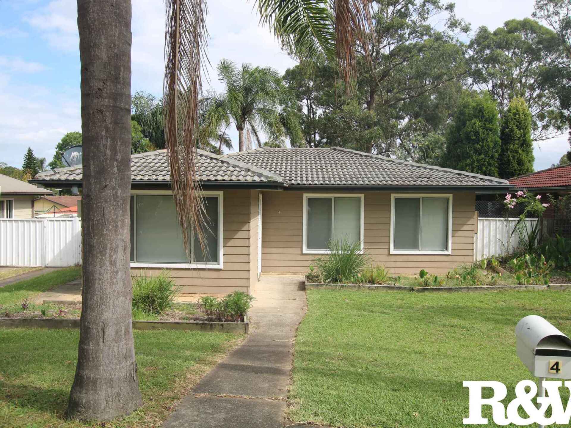 4 Melkarth Place Doonside
