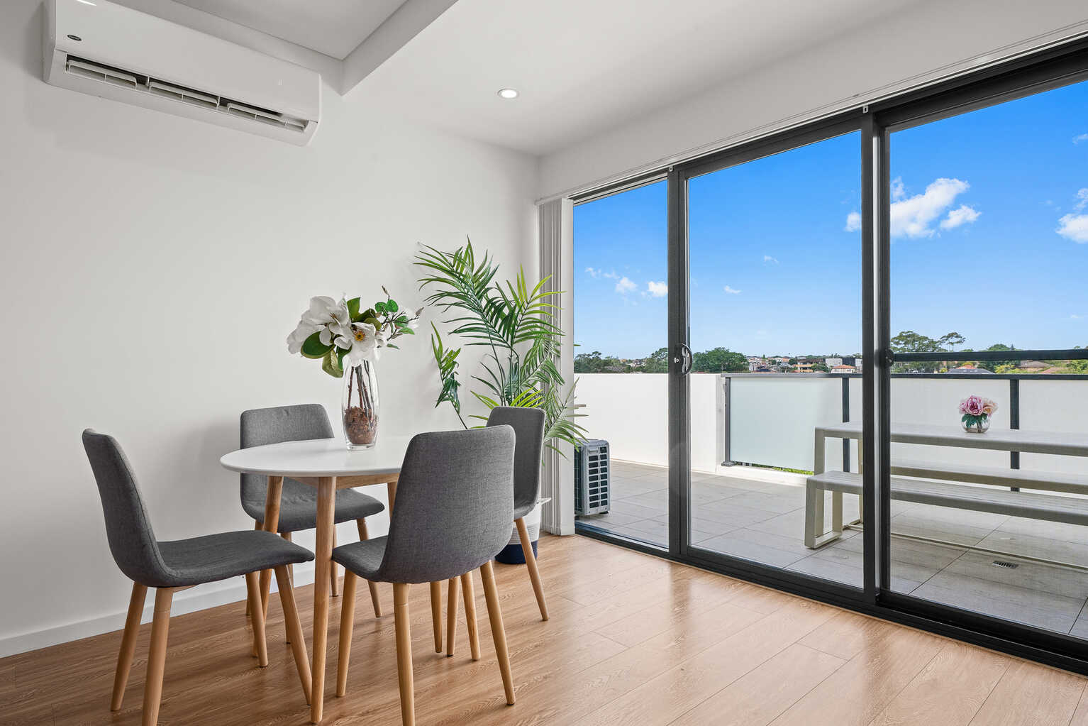 205/2A Cooks Avenue Canterbury 205/2A Cooks Avenue Canterbury