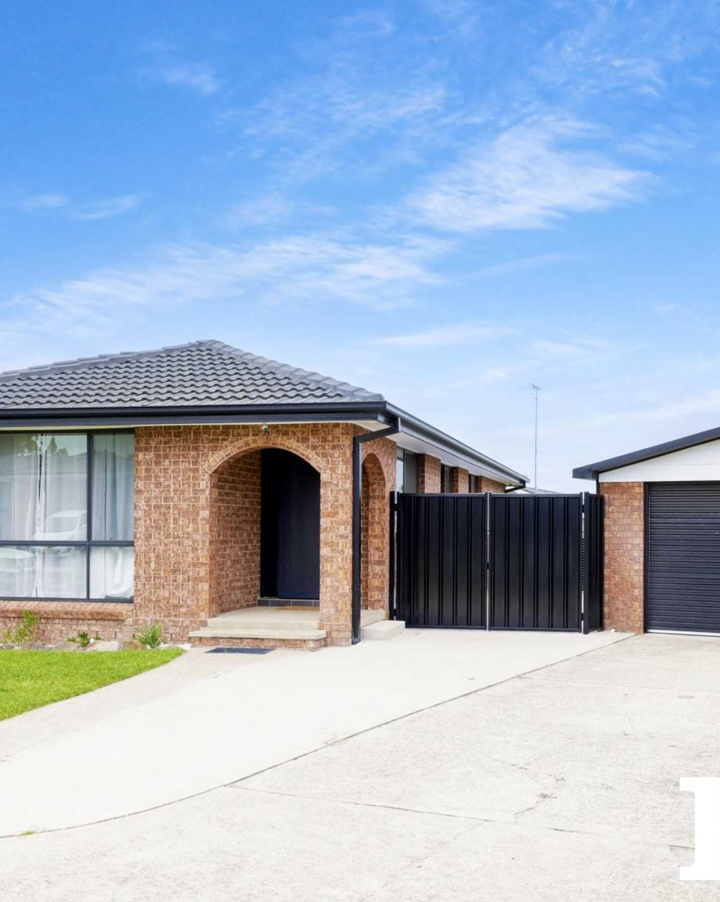 13 Kala Circuit St Clair, Clair - Image 1