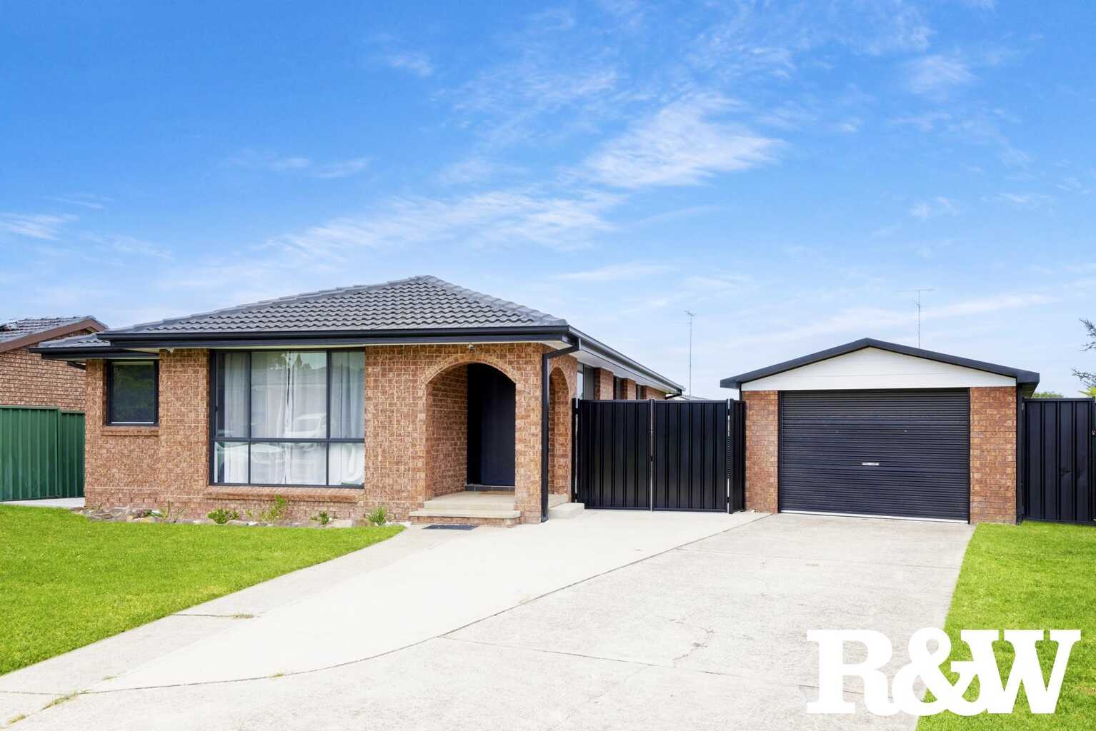13 Kala Circuit St Clair 13 Kala Circuit St Clair
