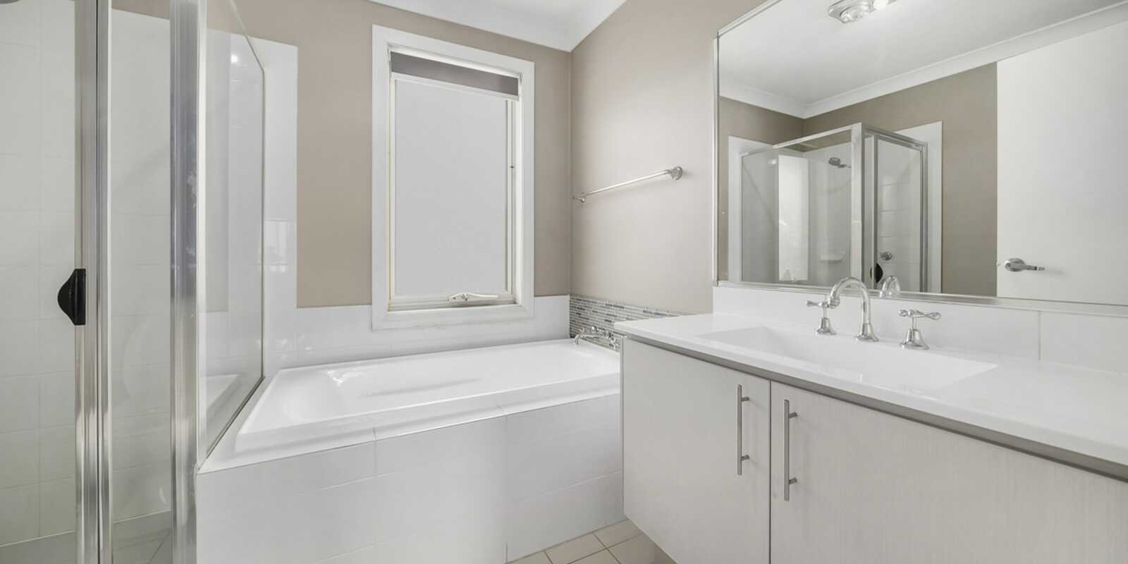8 Paperbark Drive Woodcroft 8 Paperbark Drive Woodcroft