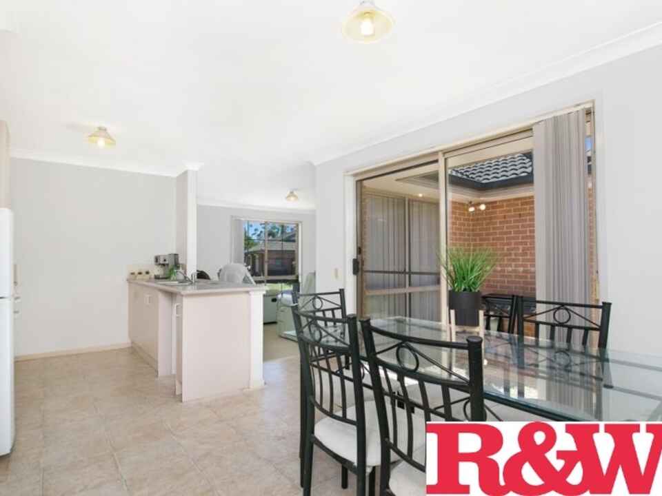 7 Dwyer Place St Helens Park