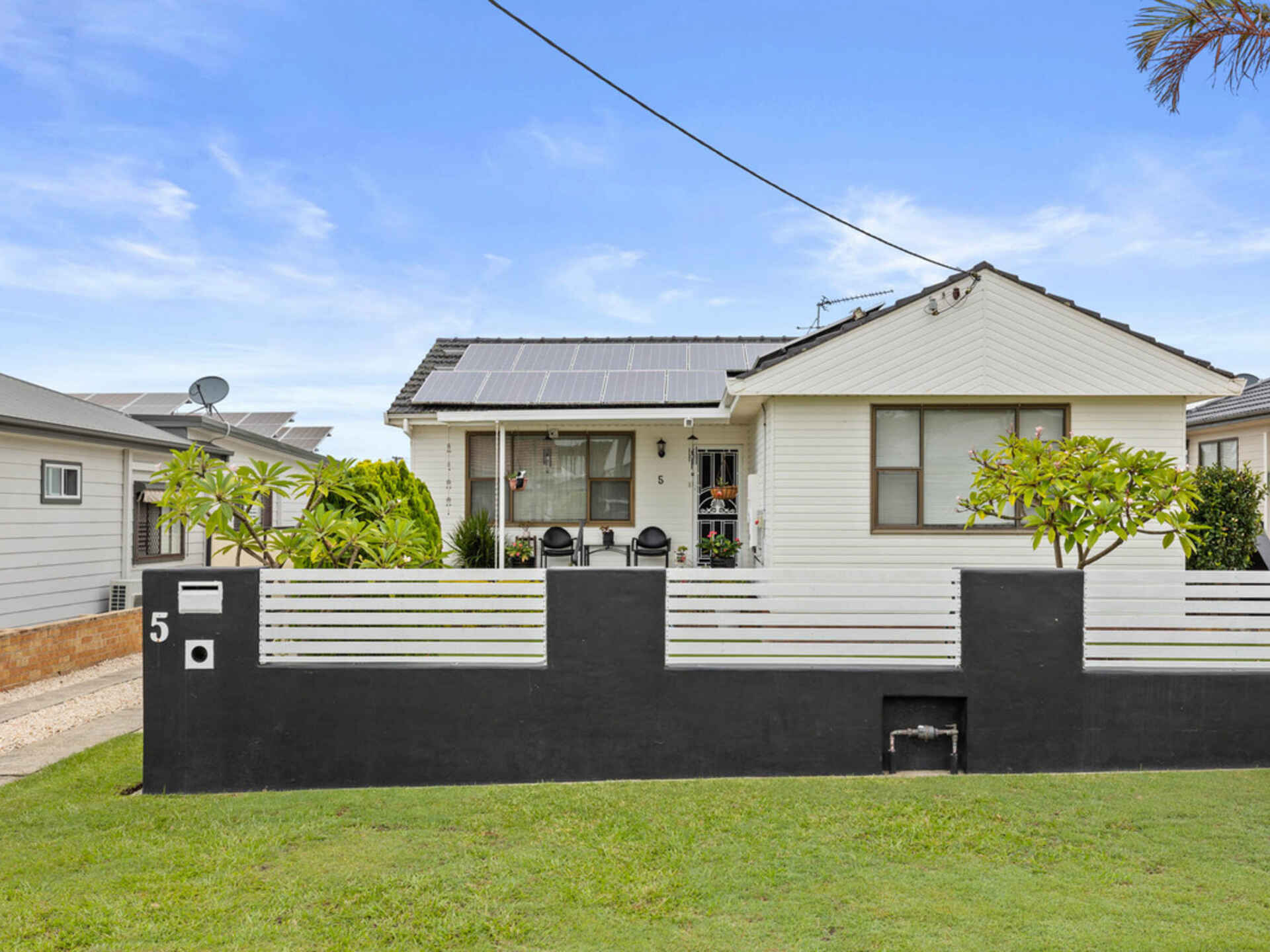 5 Maxwell Avenue Belmont North