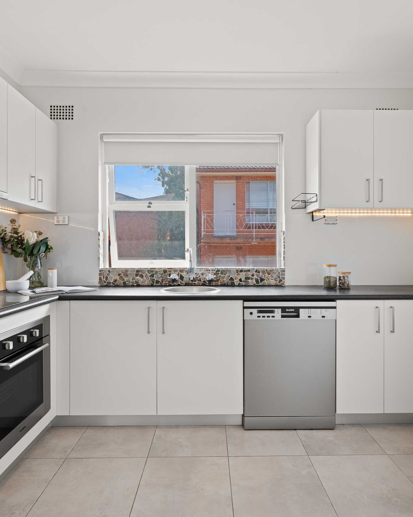 14/11 Myra Road Dulwich Hill, Hill - Thumbnail 6