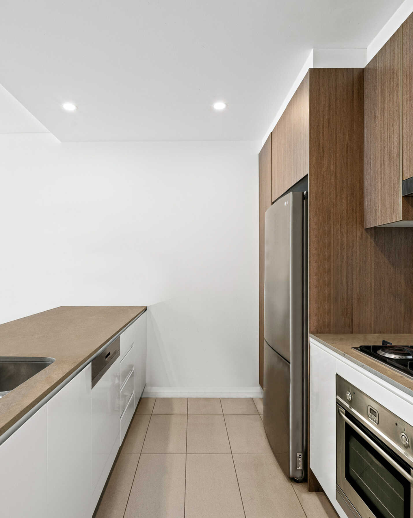 405/10B Charles Street Canterbury, Canterbury - Thumbnail 2