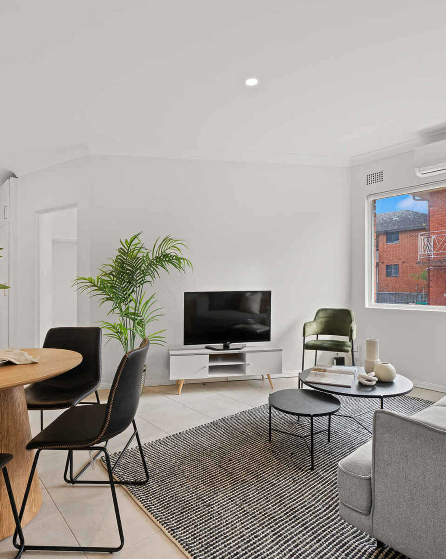 14/11 Myra Road