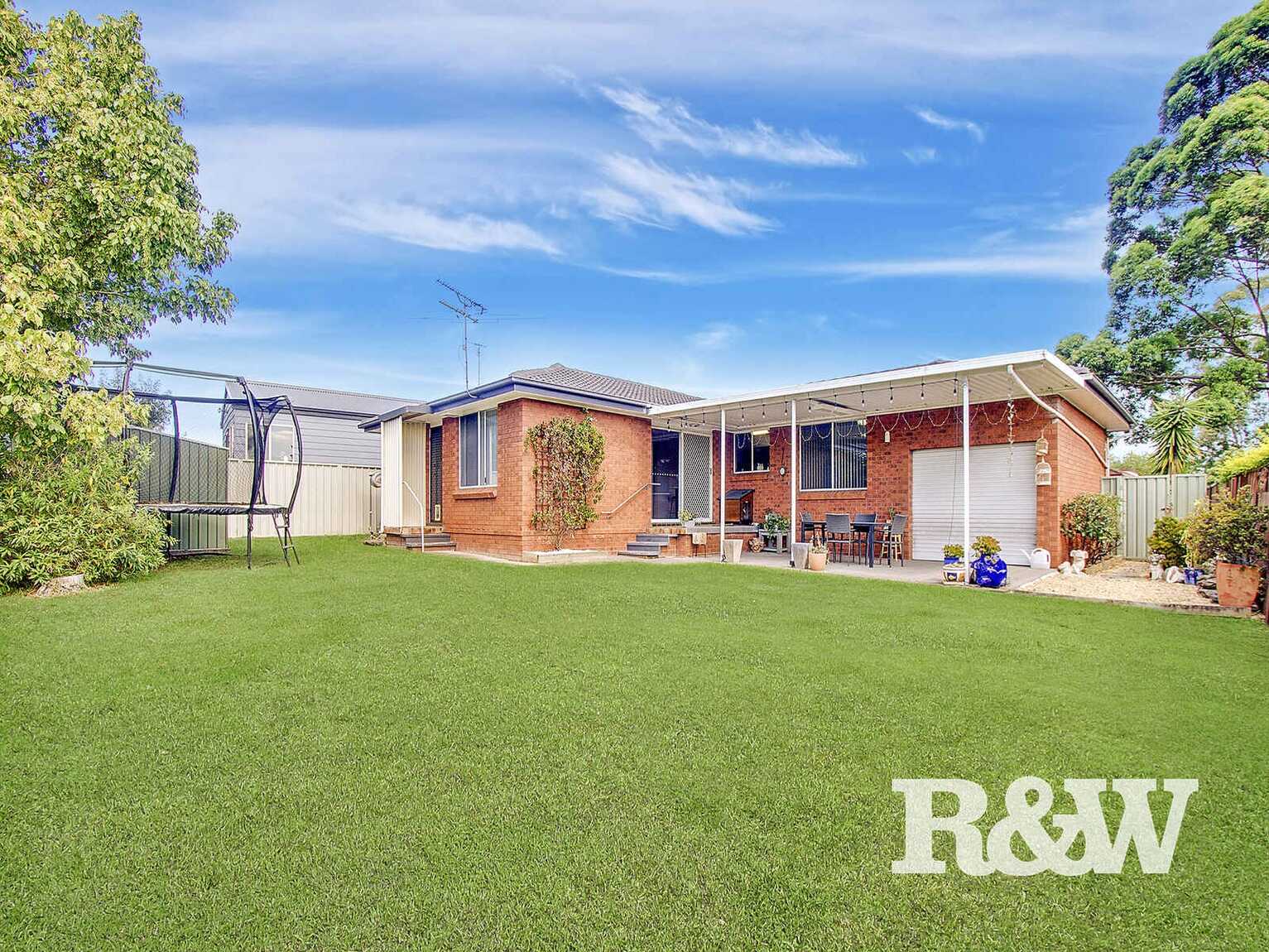 37 Windrush Circuit St Clair 37 Windrush Circuit St Clair