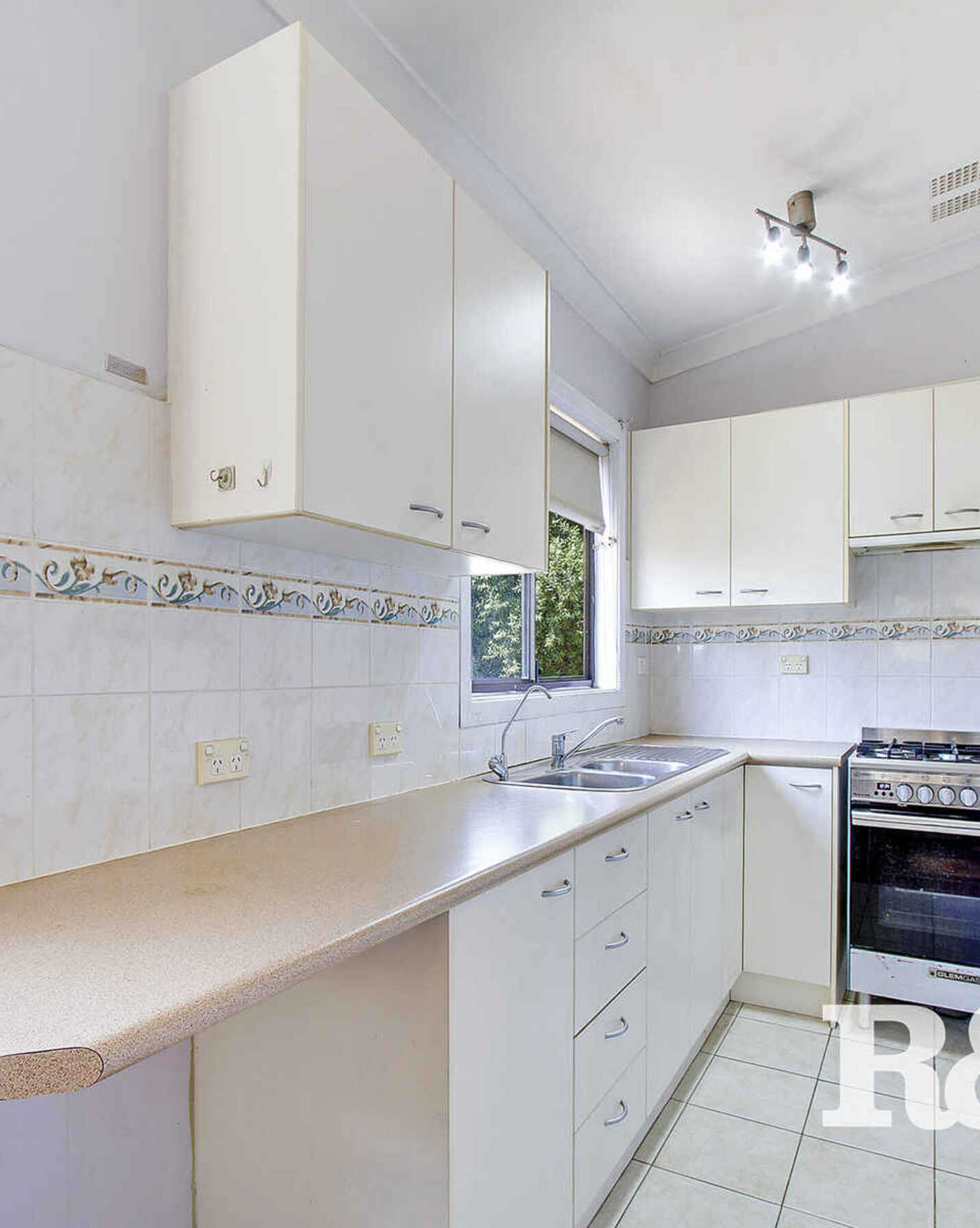 22 Palau Crescent Lethbridge Park, Park - Thumbnail 2