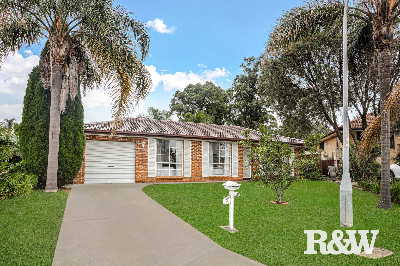 9 Pam Green Place Doonside 9 Pam Green Place Doonside