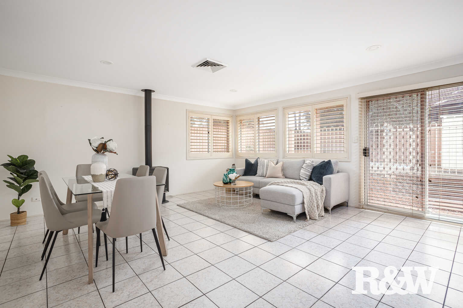 9 Pam Green Place Doonside 9 Pam Green Place Doonside