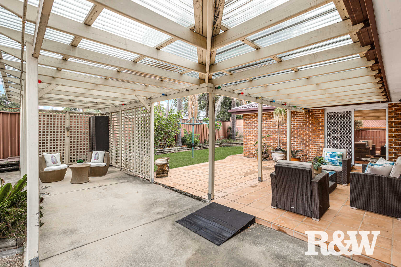 9 Pam Green Place Doonside 9 Pam Green Place Doonside