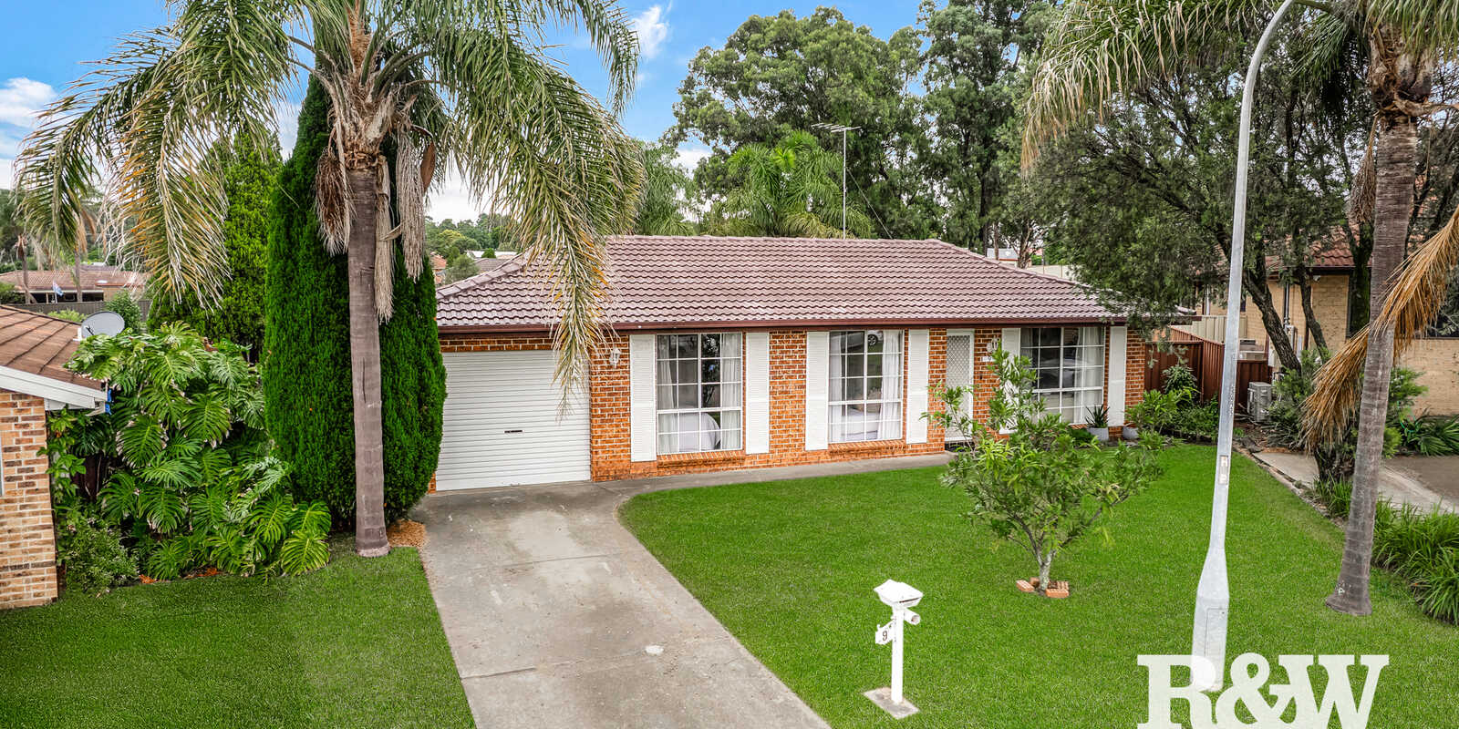 9 Pam Green Place Doonside 9 Pam Green Place Doonside