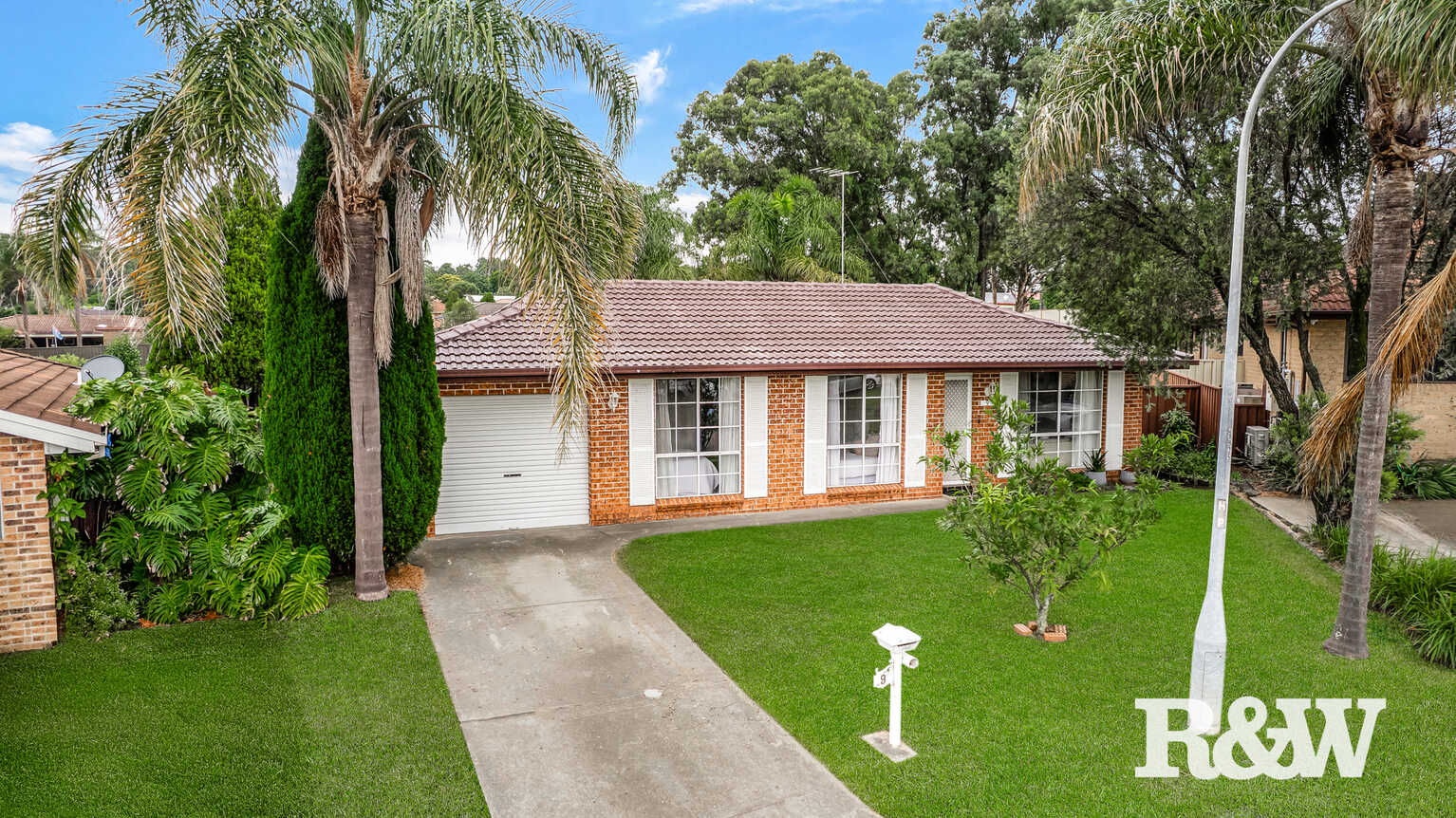 9 Pam Green Place Doonside 9 Pam Green Place Doonside