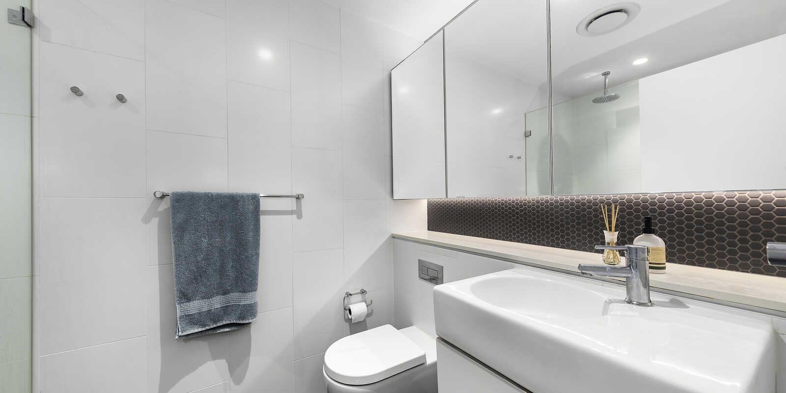 1101/221 Miller Street North Sydney 1101/221 Miller Street North Sydney