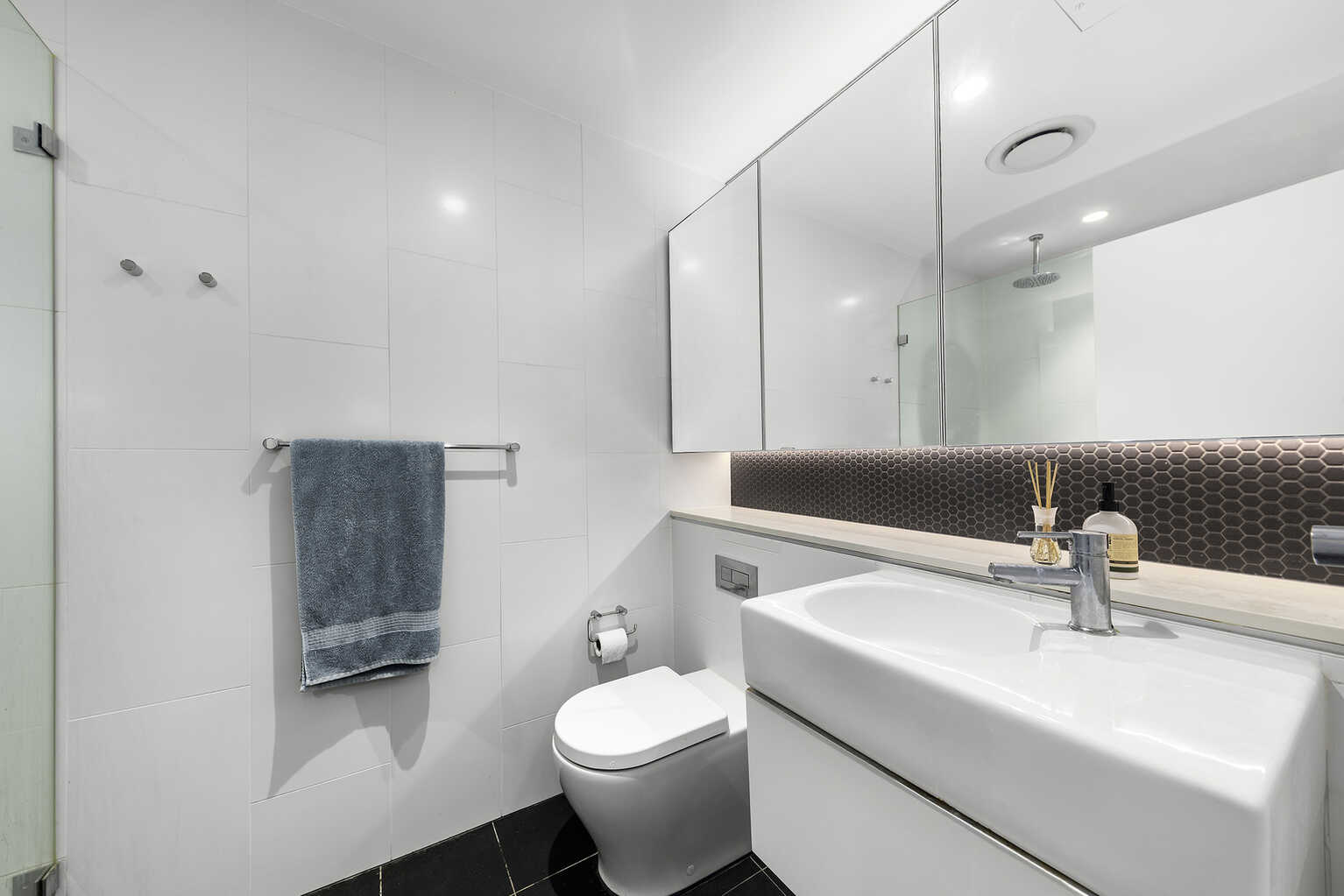 1101/221 Miller Street North Sydney 1101/221 Miller Street North Sydney