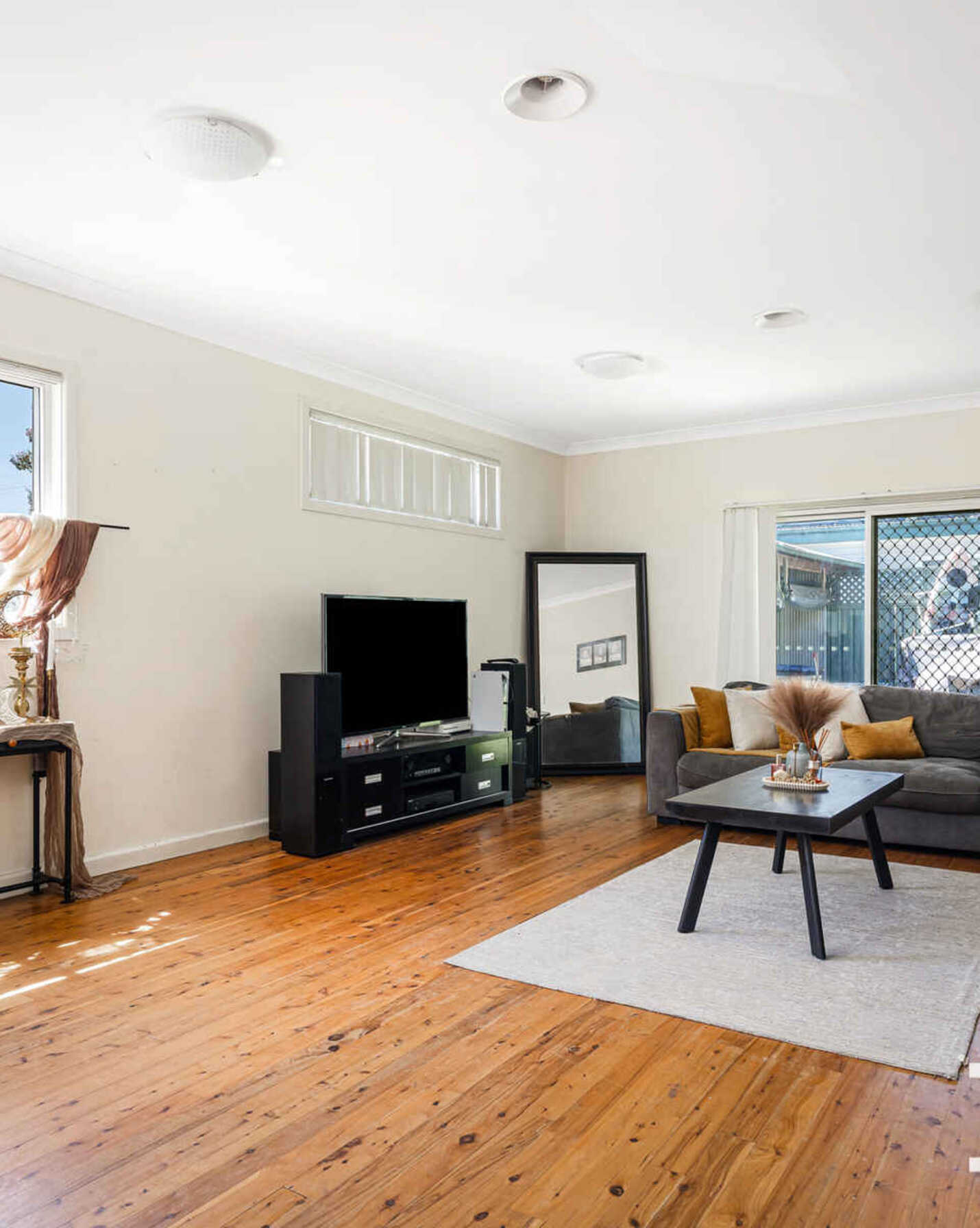 19 & 19A Springfield Avenue Blacktown, Blacktown - Thumbnail 4