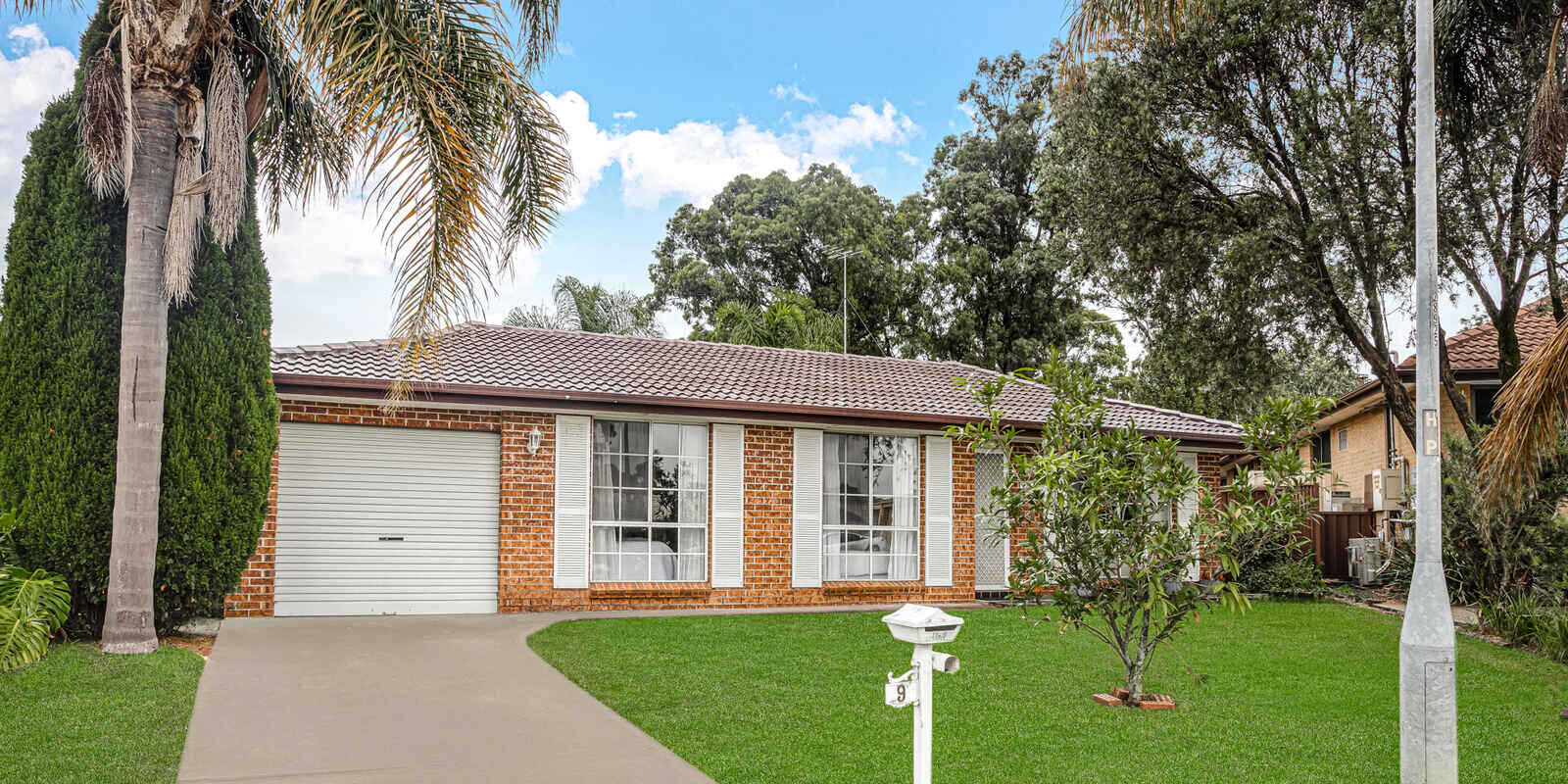 9 Pam Green Place Doonside 9 Pam Green Place Doonside