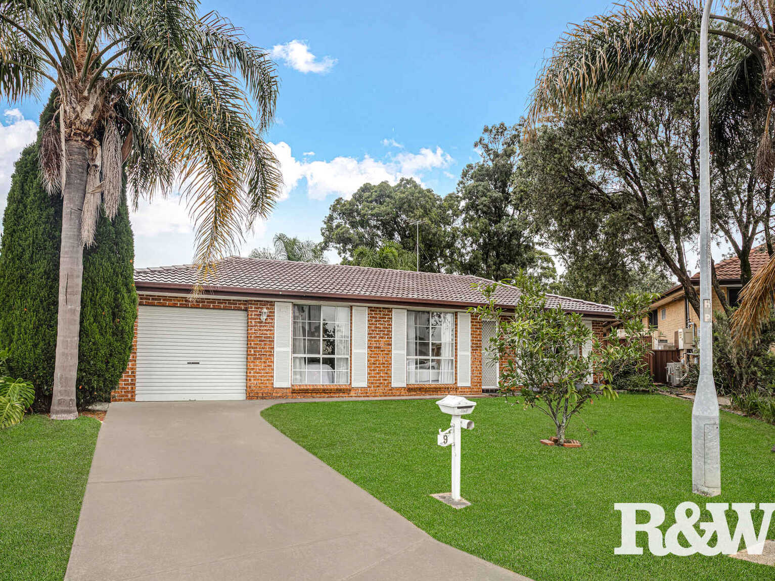 9 Pam Green Place Doonside 9 Pam Green Place Doonside