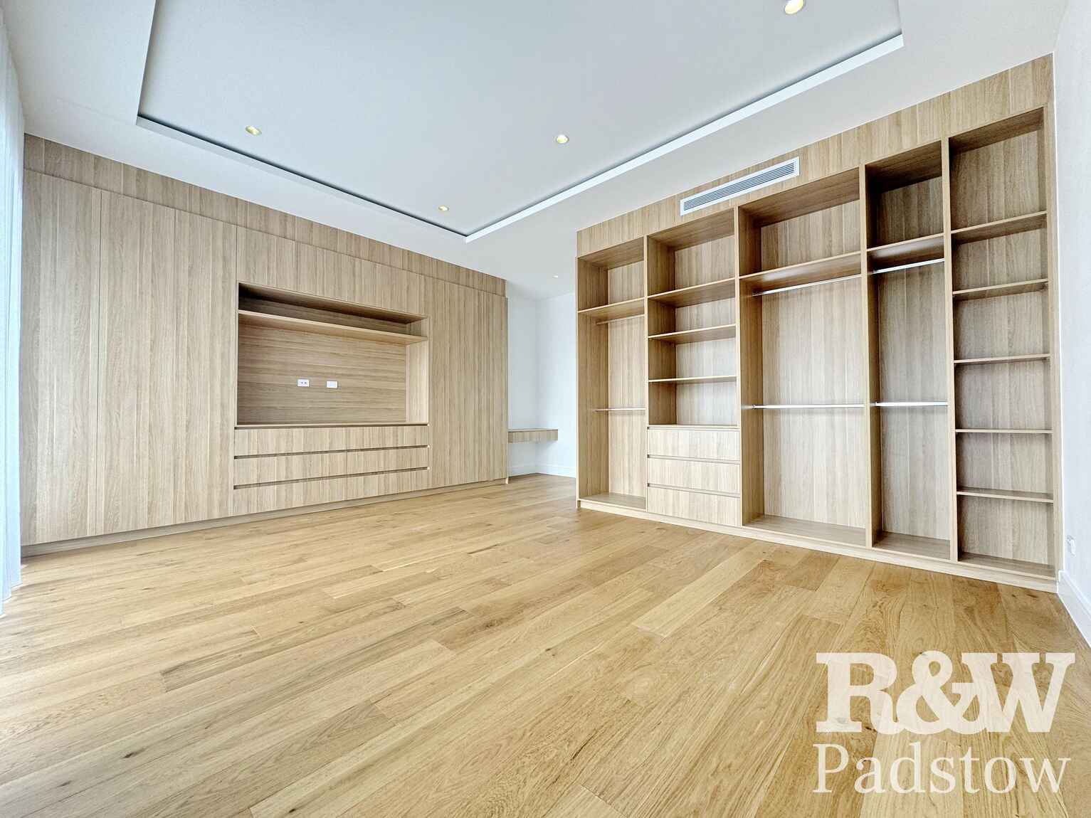 2/17 Robb Street Revesby