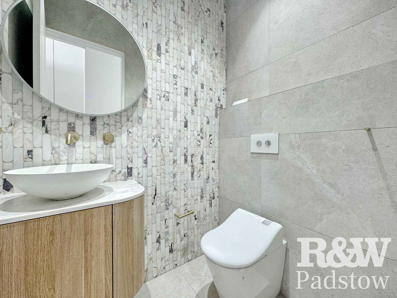 2/17 Robb Street Revesby