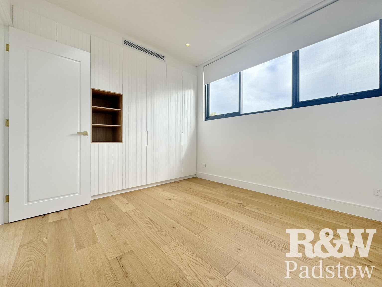 2/17 Robb Street Revesby