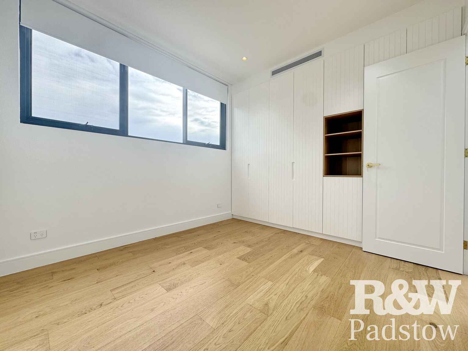 2/17 Robb Street Revesby