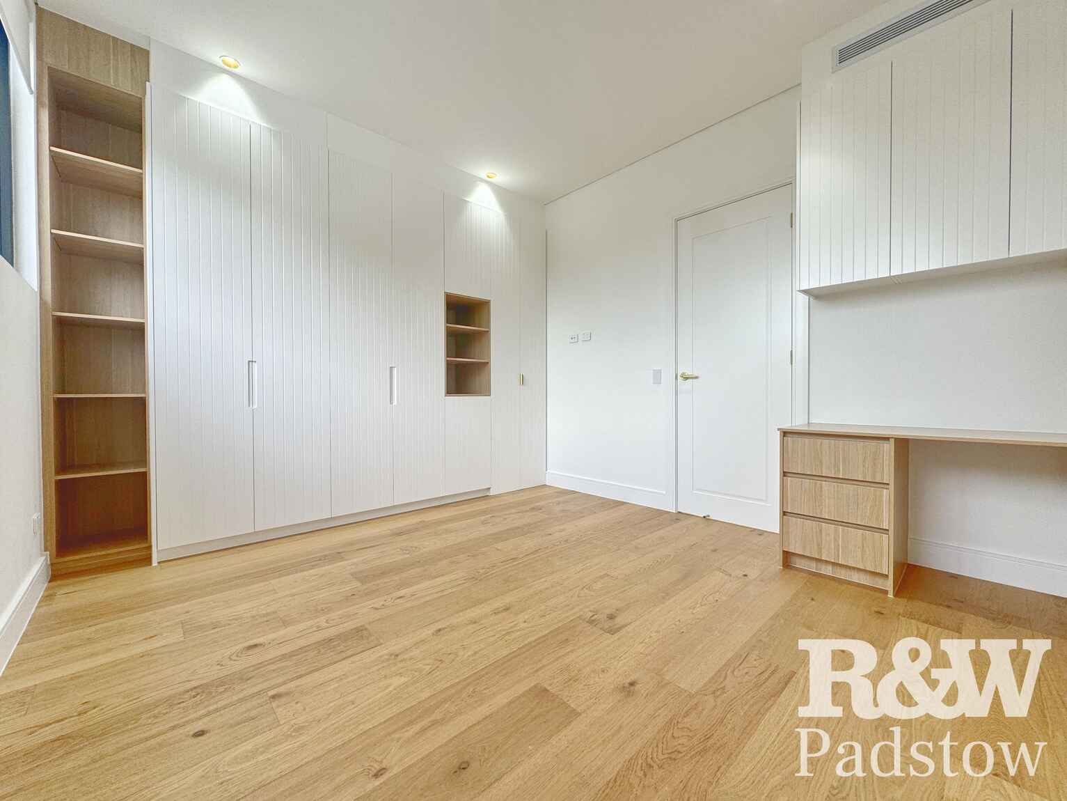 2/17 Robb Street Revesby