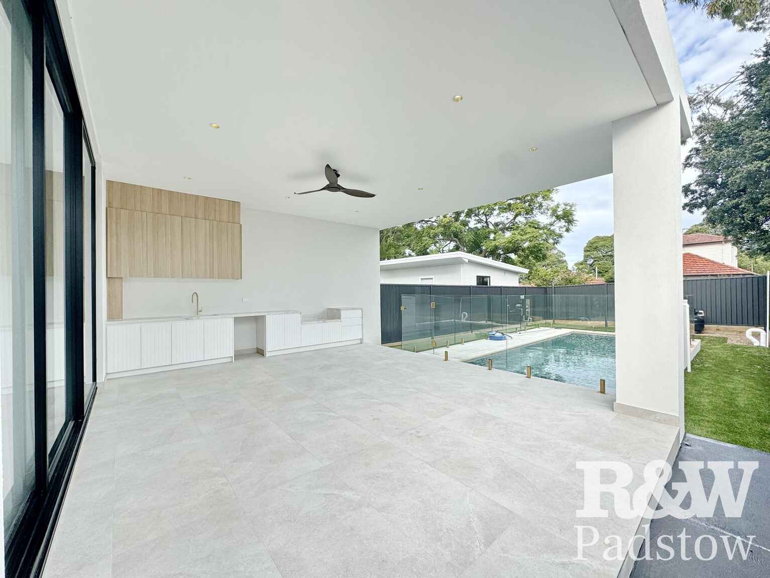 2/17 Robb Street Revesby