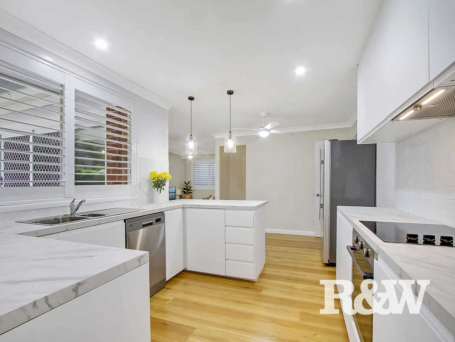 30 Coowarra Drive St Clair 30 Coowarra Drive St Clair