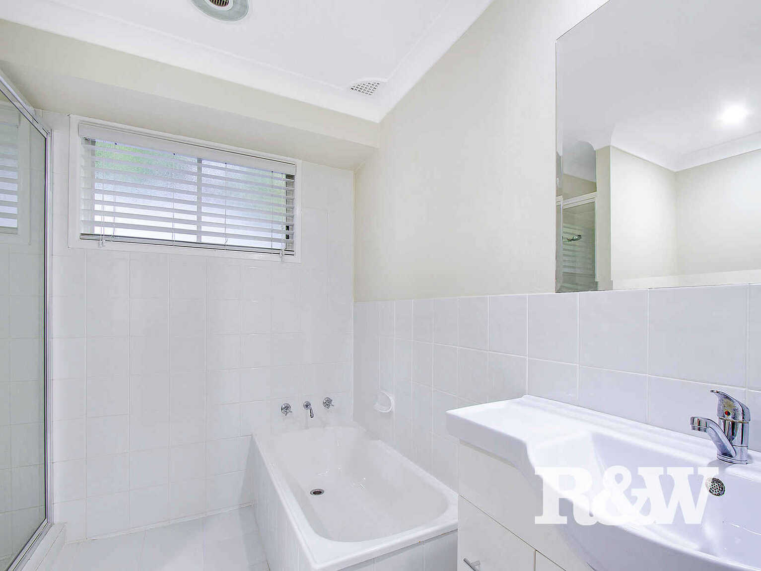 30 Coowarra Drive St Clair 30 Coowarra Drive St Clair