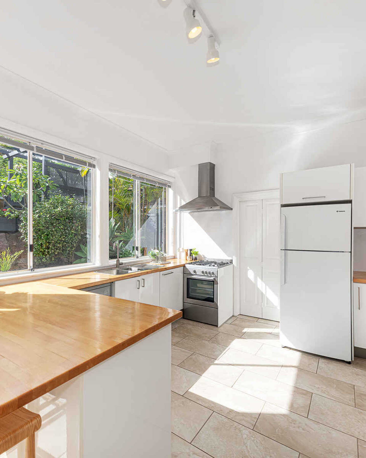 37 Strathallen Avenue Northbridge, Northbridge - Thumbnail 4