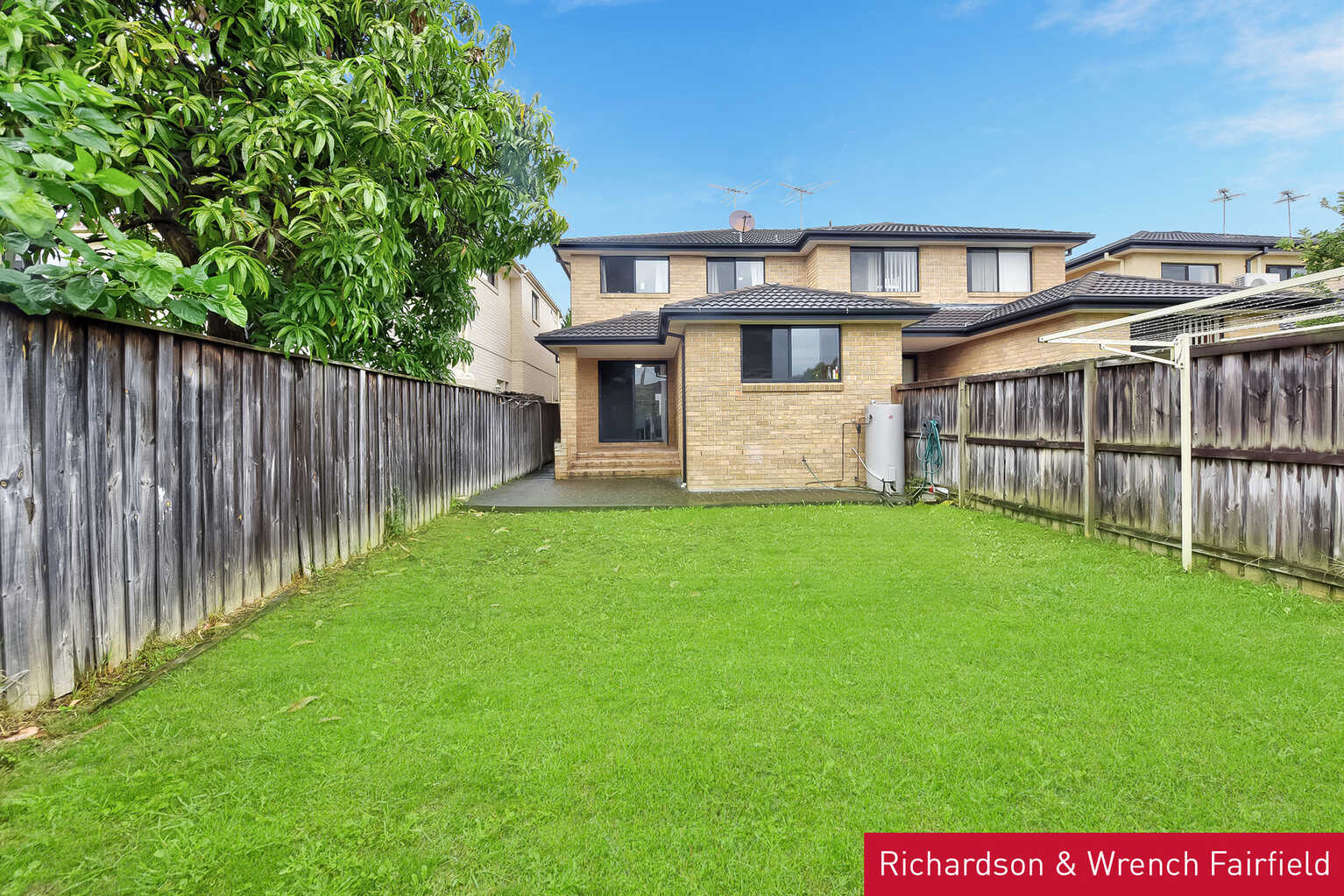 2/18 Beemera Street Fairfield Heights