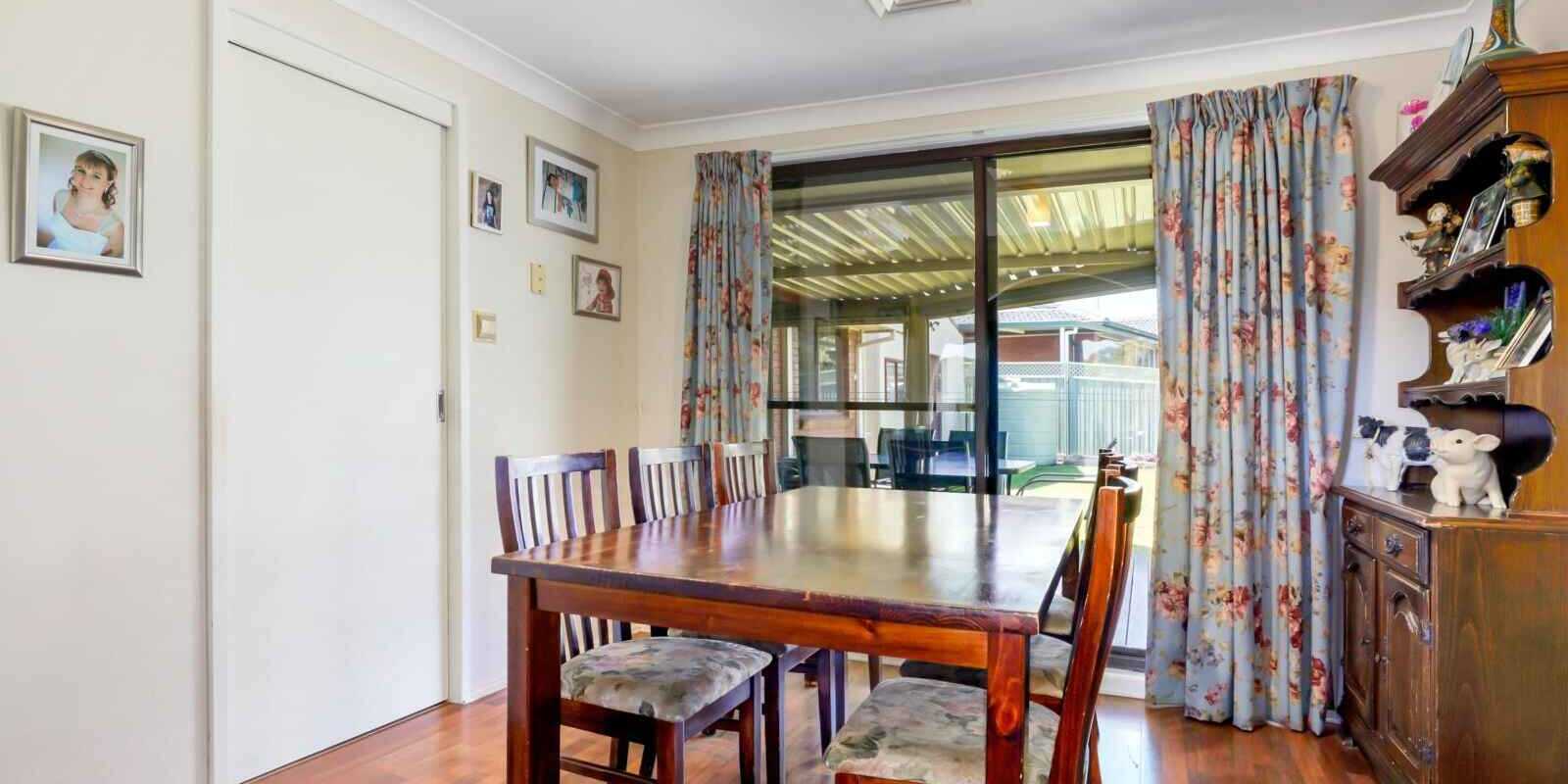 52 Leicester Way St Clair